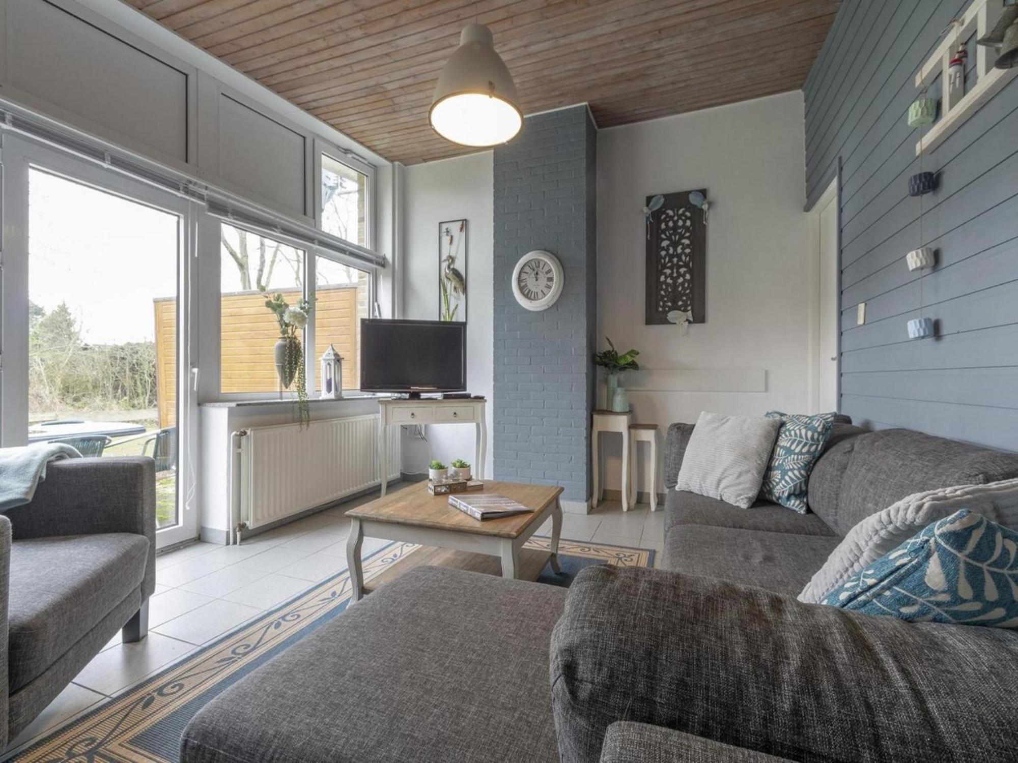 Stylish Beachside Bungalow With Patio Sint Maartensvlotbrug ภายนอก รูปภาพ