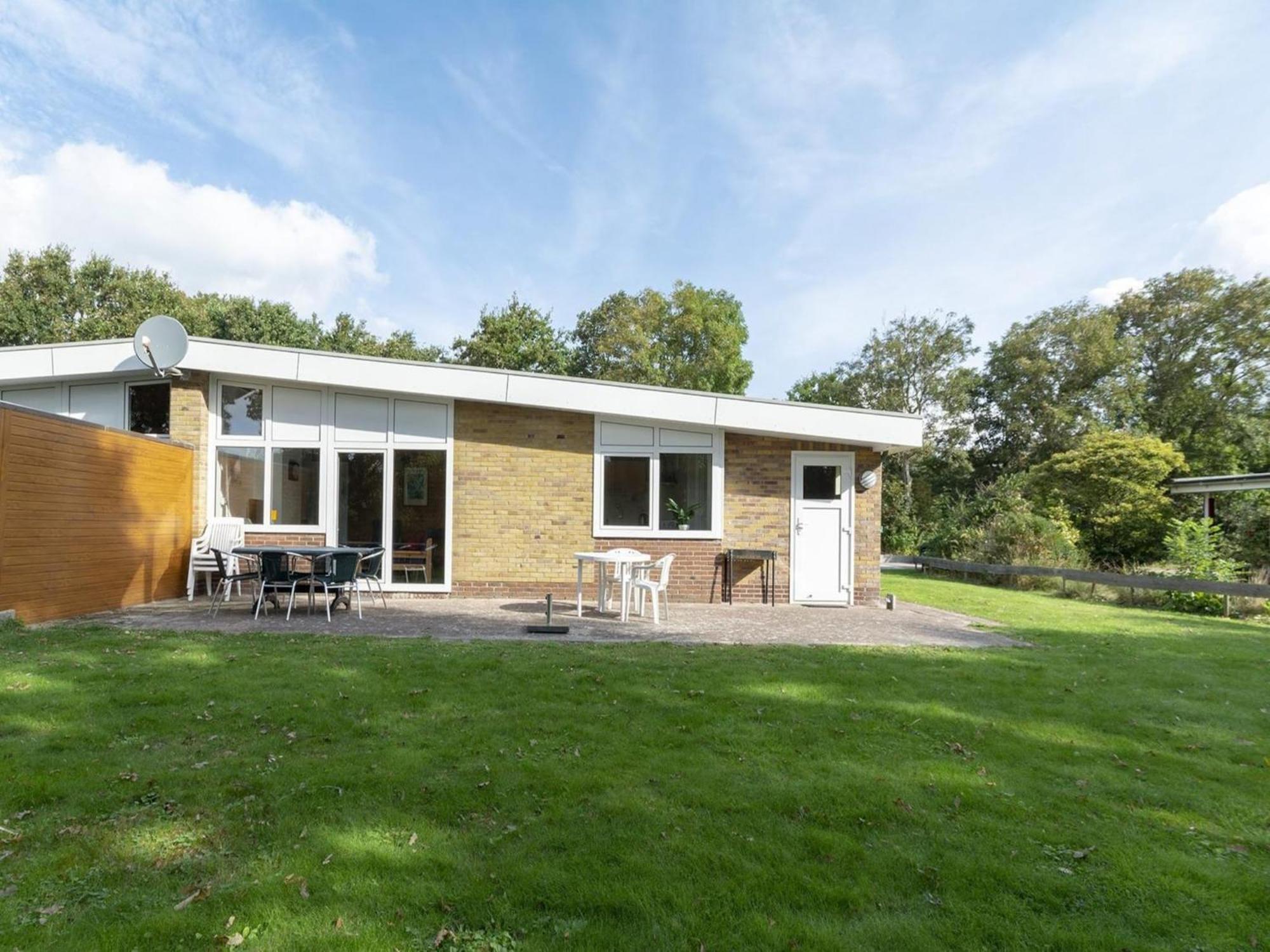 Stylish Beachside Bungalow With Patio Sint Maartensvlotbrug ภายนอก รูปภาพ